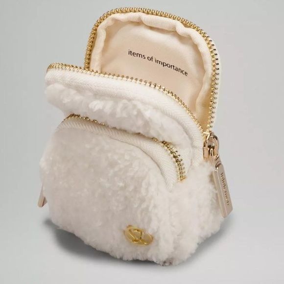 Lululemon Nano Clip On Backpack White Fleece Nwt - Picture 3 of 5